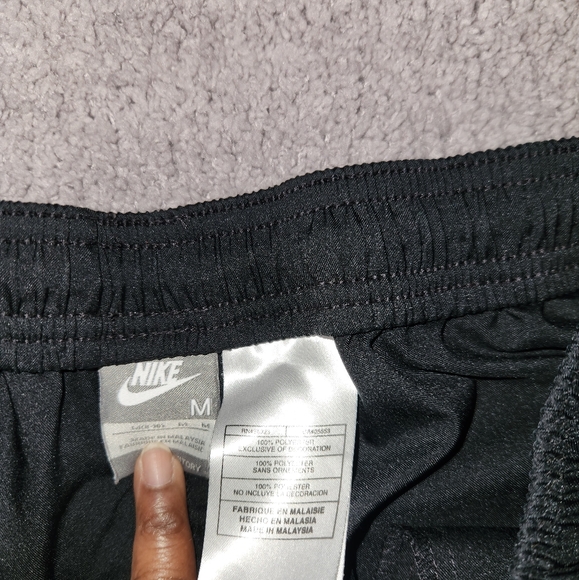 Nike Women's Capri Track Pants - Picture 7 of 7